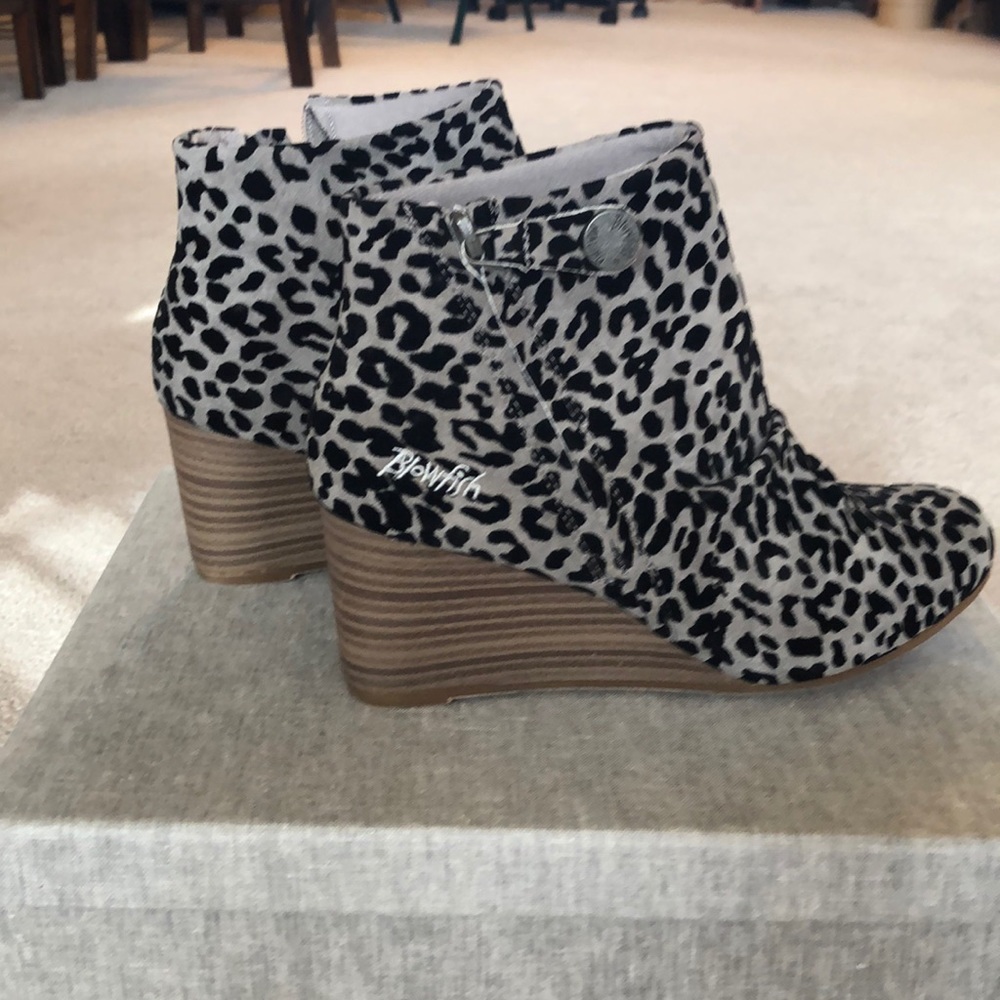 Leopard Print Blowfish Grey and Black Wedges